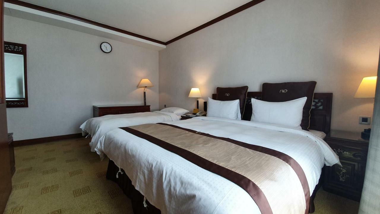Rich Garden Hotel Taipei Exterior foto